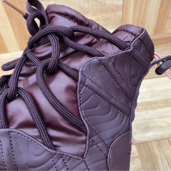 NIKE “Tanjun” High Rise Women’s Boots Lightweight in Burgundy Crush Size 5 - Picture 10 of 14